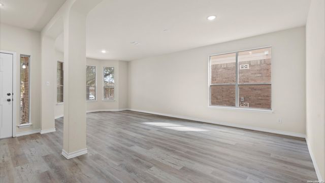 6111 Palmetto Way, San Antonio, TX 78253