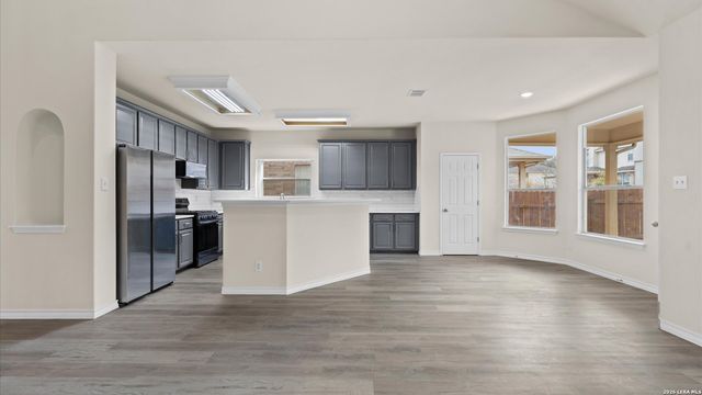 6111 Palmetto Way, San Antonio, TX 78253