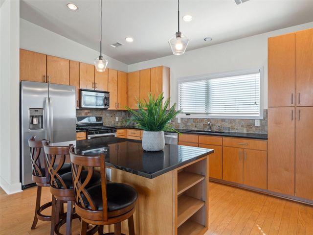 1702 S Lamar BLVD 9, Austin, TX 78704