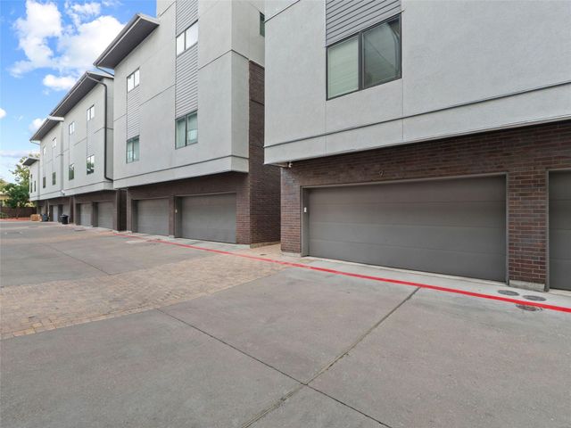 1702 S Lamar BLVD 9, Austin, TX 78704