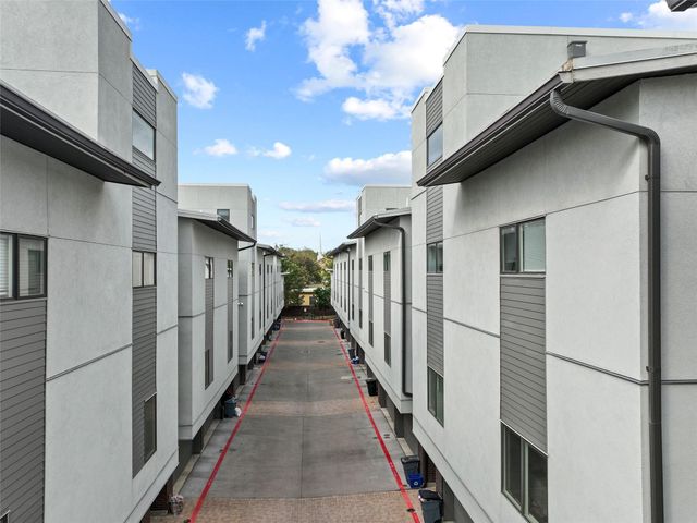 1702 S Lamar BLVD 9, Austin, TX 78704