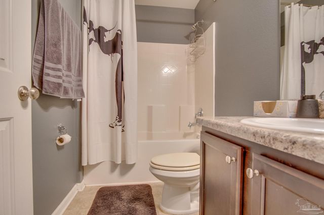 172 Creekview Dr, Pensacola, FL 32503