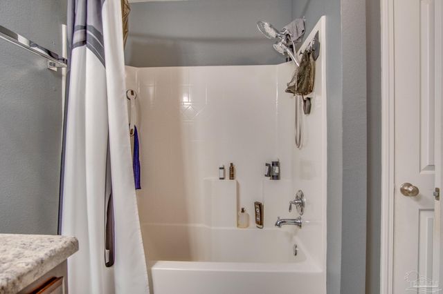 172 Creekview Dr, Pensacola, FL 32503