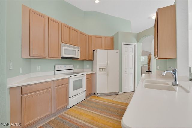 6837 Sterling Greens DR 201, Naples, FL 34104