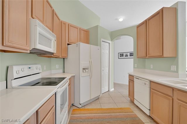 6837 Sterling Greens DR 201, Naples, FL 34104