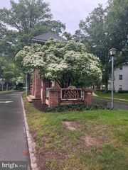 304-#11 TRINITY CT #11, Princeton, NJ 08540