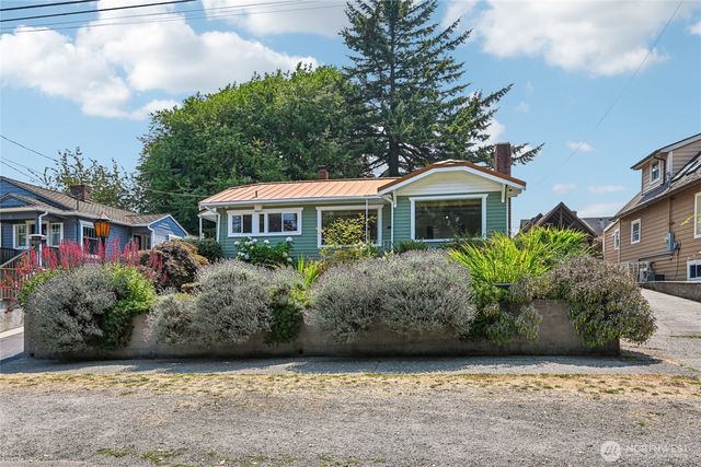 5017 SW Grayson Street, Seattle, WA 98116
