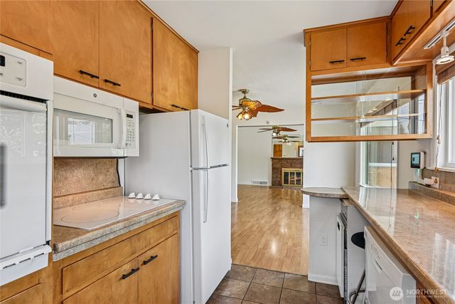 5017 SW Grayson Street, Seattle, WA 98116