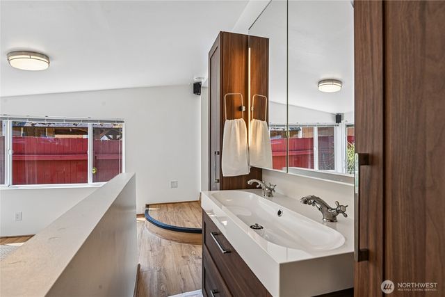 5017 SW Grayson Street, Seattle, WA 98116
