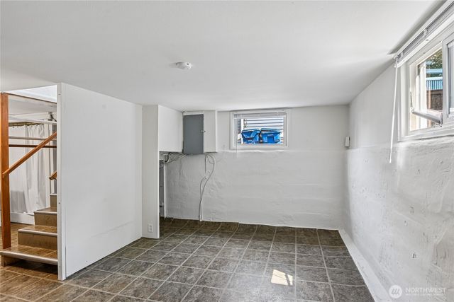 5017 SW Grayson Street, Seattle, WA 98116
