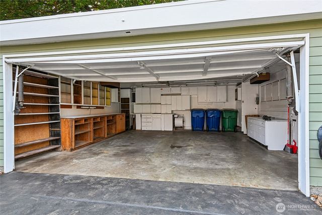 5017 SW Grayson Street, Seattle, WA 98116
