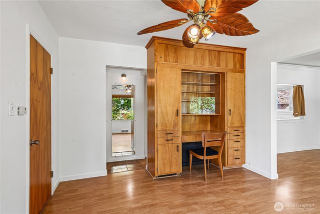 5017 SW Grayson Street, Seattle, WA 98116