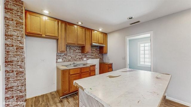 2140 Indianapolis Boulevard, Whiting, IN 46394