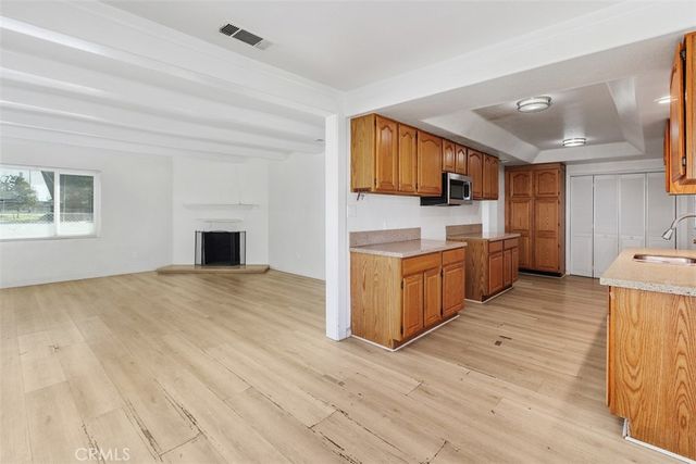 1337 W 5th, Ontario, CA 91762