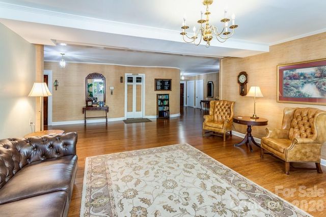 622 S Haywood Street 102, Waynesville, NC 28786