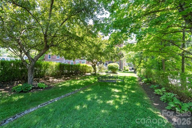 622 S Haywood Street 102, Waynesville, NC 28786