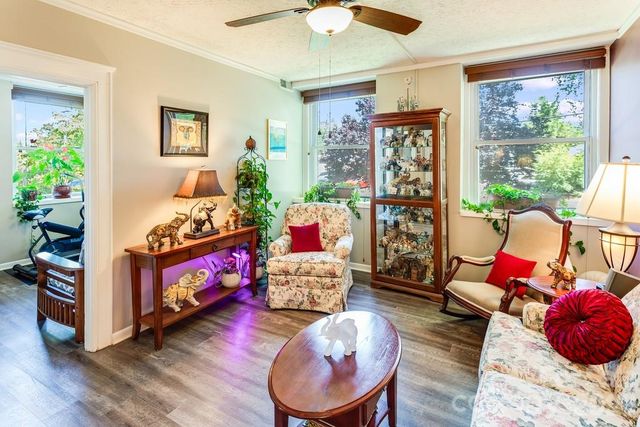 622 S Haywood Street 102, Waynesville, NC 28786