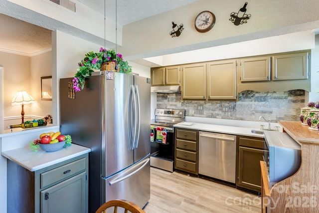 622 S Haywood Street 102, Waynesville, NC 28786