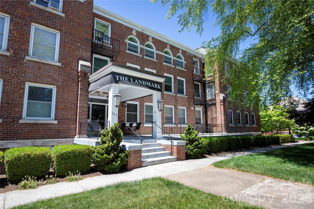622 S Haywood Street 102, Waynesville, NC 28786