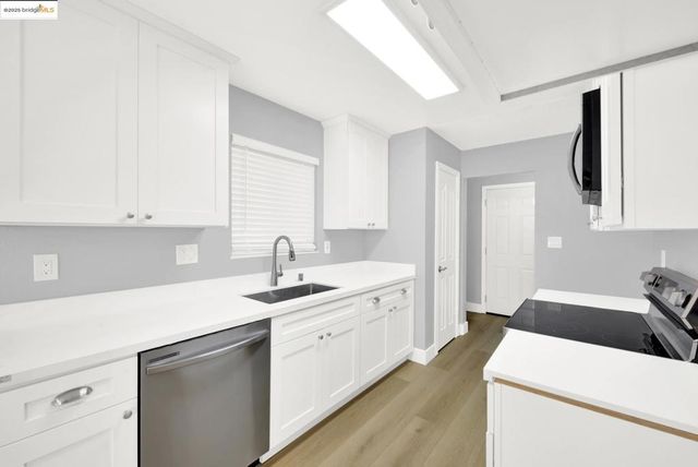 1232 73Rd Ave, Oakland, CA 94621