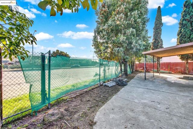 1232 73Rd Ave, Oakland, CA 94621