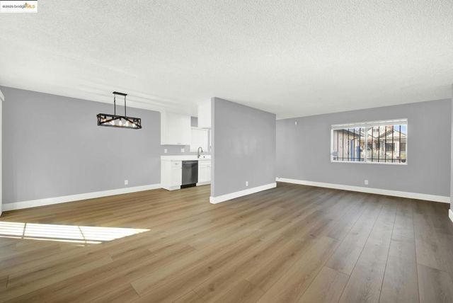 1232 73Rd Ave, Oakland, CA 94621