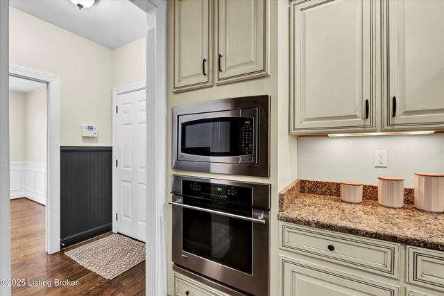 6024 Waterfall Way, Prospect, KY 40059