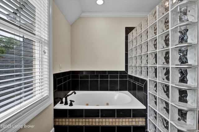 6024 Waterfall Way, Prospect, KY 40059