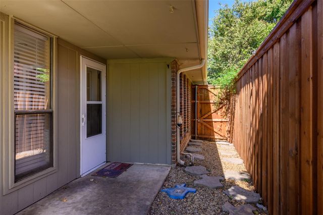 1106 Derby Run, Carrollton, TX 75007