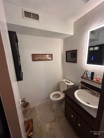 5541 N Samson Ave, Boise, ID 83704