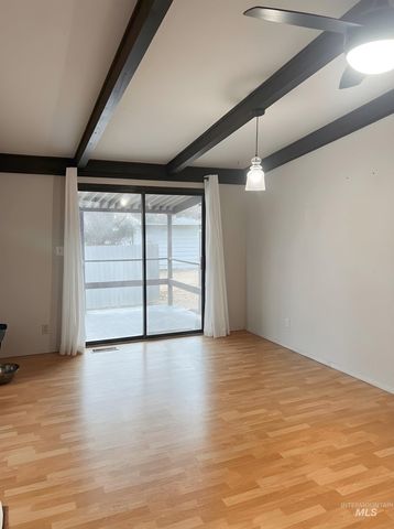5541 N Samson Ave, Boise, ID 83704