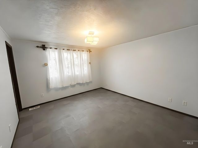 5541 N Samson Ave, Boise, ID 83704