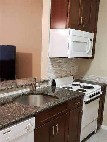 621 SW 10TH STREET 108, Gainesville, FL 32601