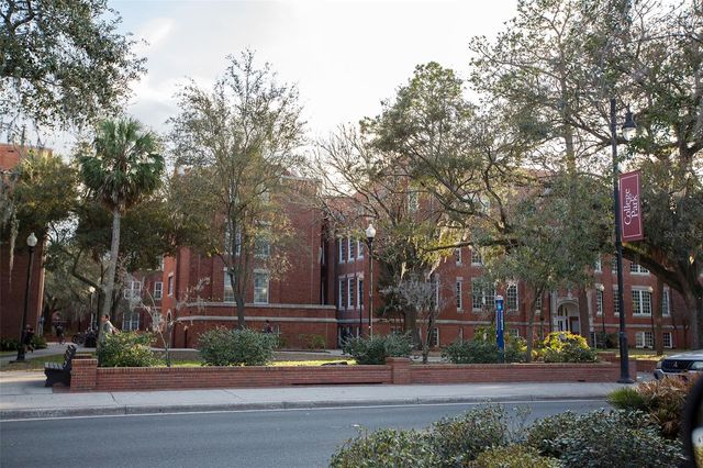 621 SW 10TH STREET 108, Gainesville, FL 32601