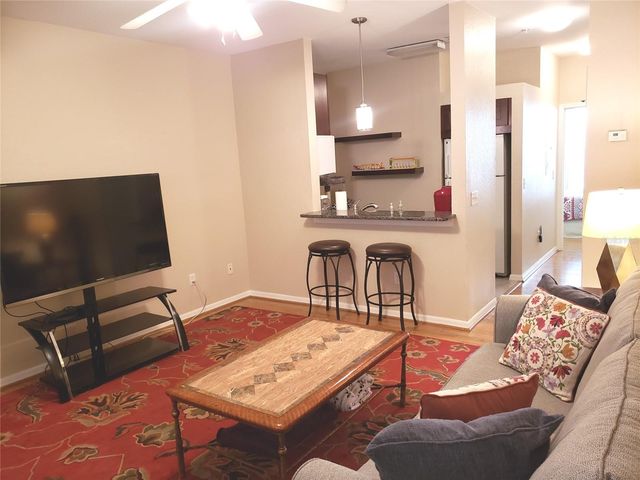 621 SW 10TH STREET 108, Gainesville, FL 32601