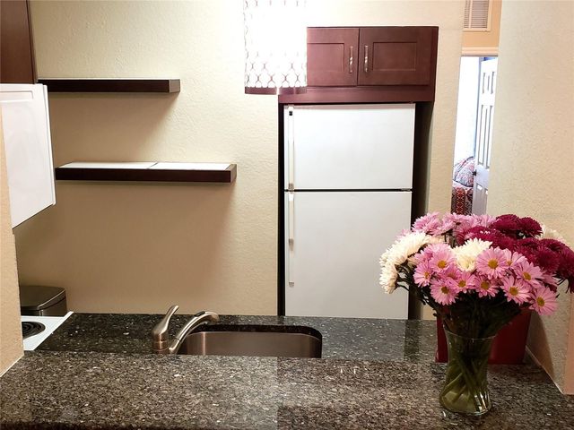 621 SW 10TH STREET 108, Gainesville, FL 32601