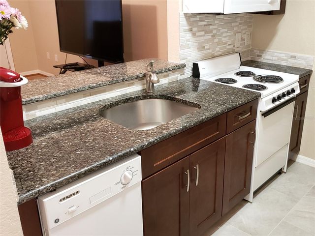 621 SW 10TH STREET 108, Gainesville, FL 32601