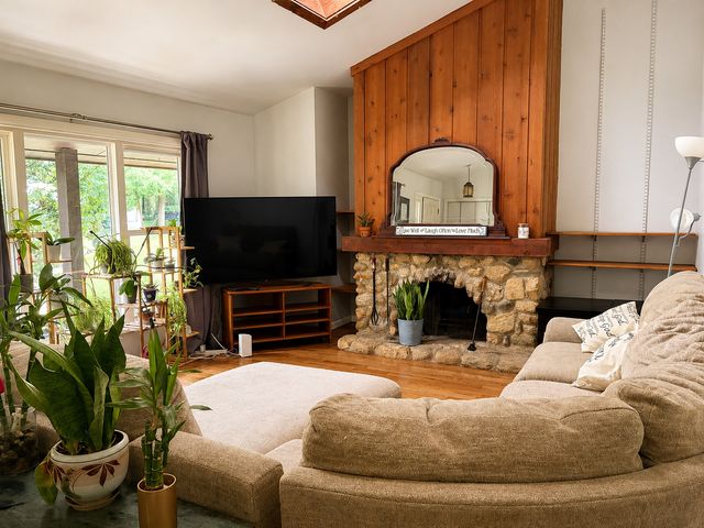 220 Lakewood Drive, Oakwood Hills, IL 60013