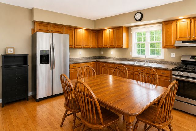 220 Lakewood Drive, Oakwood Hills, IL 60013