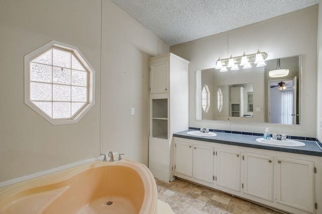 12124 Lunar Lane, Burleson, TX 76028