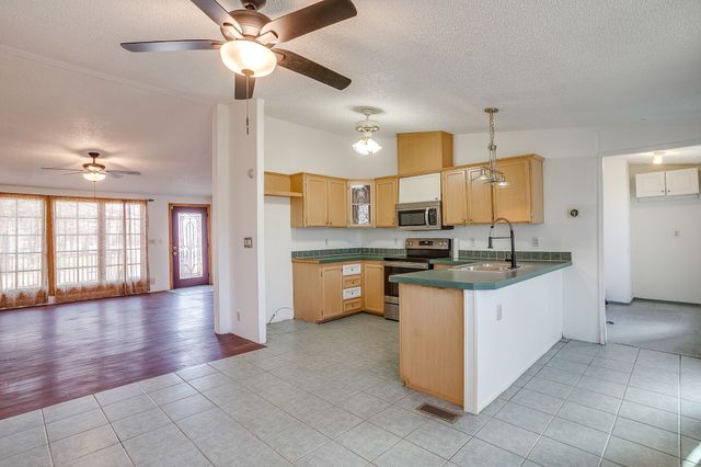 12124 Lunar Lane, Burleson, TX 76028