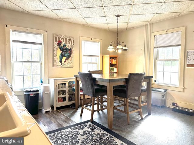 225 CHERRY ST, Saint Clair, PA 17970