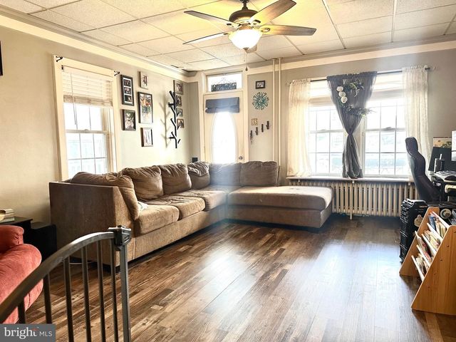 225 CHERRY ST, Saint Clair, PA 17970