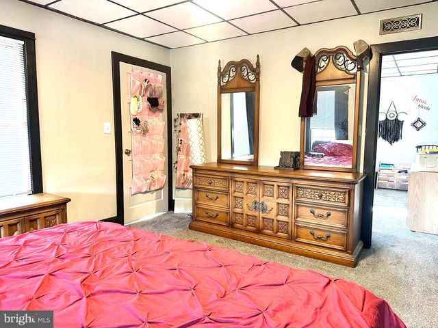 225 CHERRY ST, Saint Clair, PA 17970