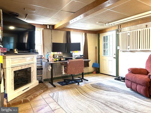 225 CHERRY ST, Saint Clair, PA 17970