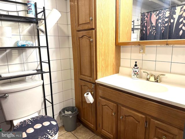 225 CHERRY ST, Saint Clair, PA 17970