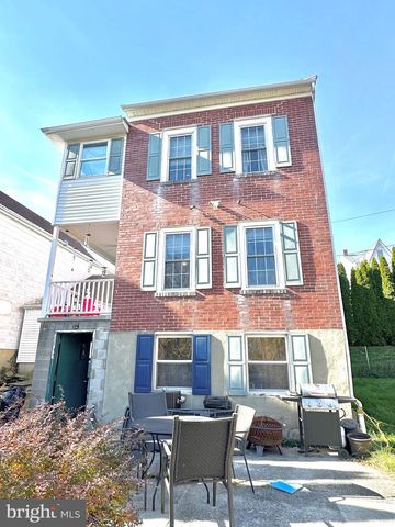 225 CHERRY ST, Saint Clair, PA 17970