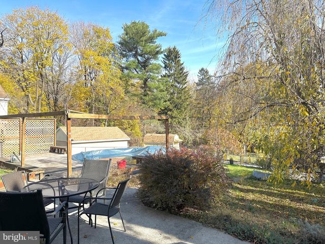 225 CHERRY ST, Saint Clair, PA 17970