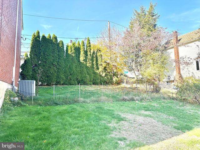 225 CHERRY ST, Saint Clair, PA 17970