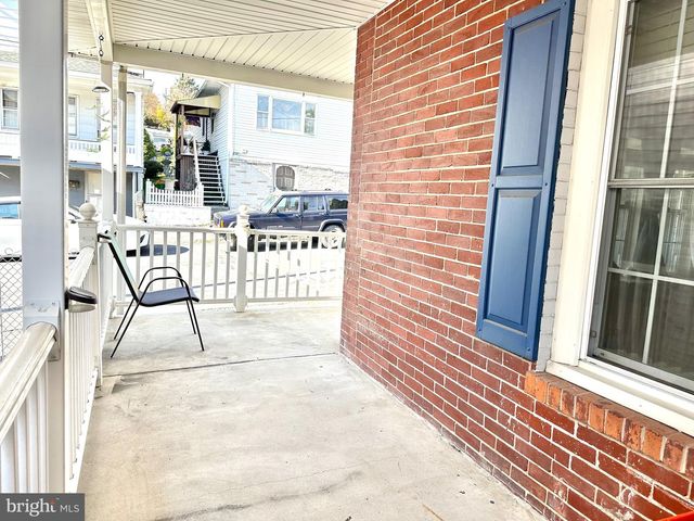 225 CHERRY ST, Saint Clair, PA 17970